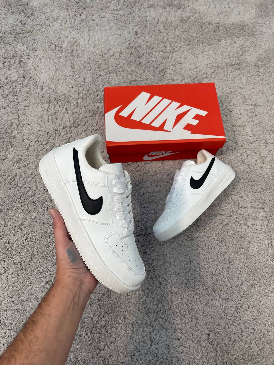 Air Force 1 logo negro "Baja calidad"