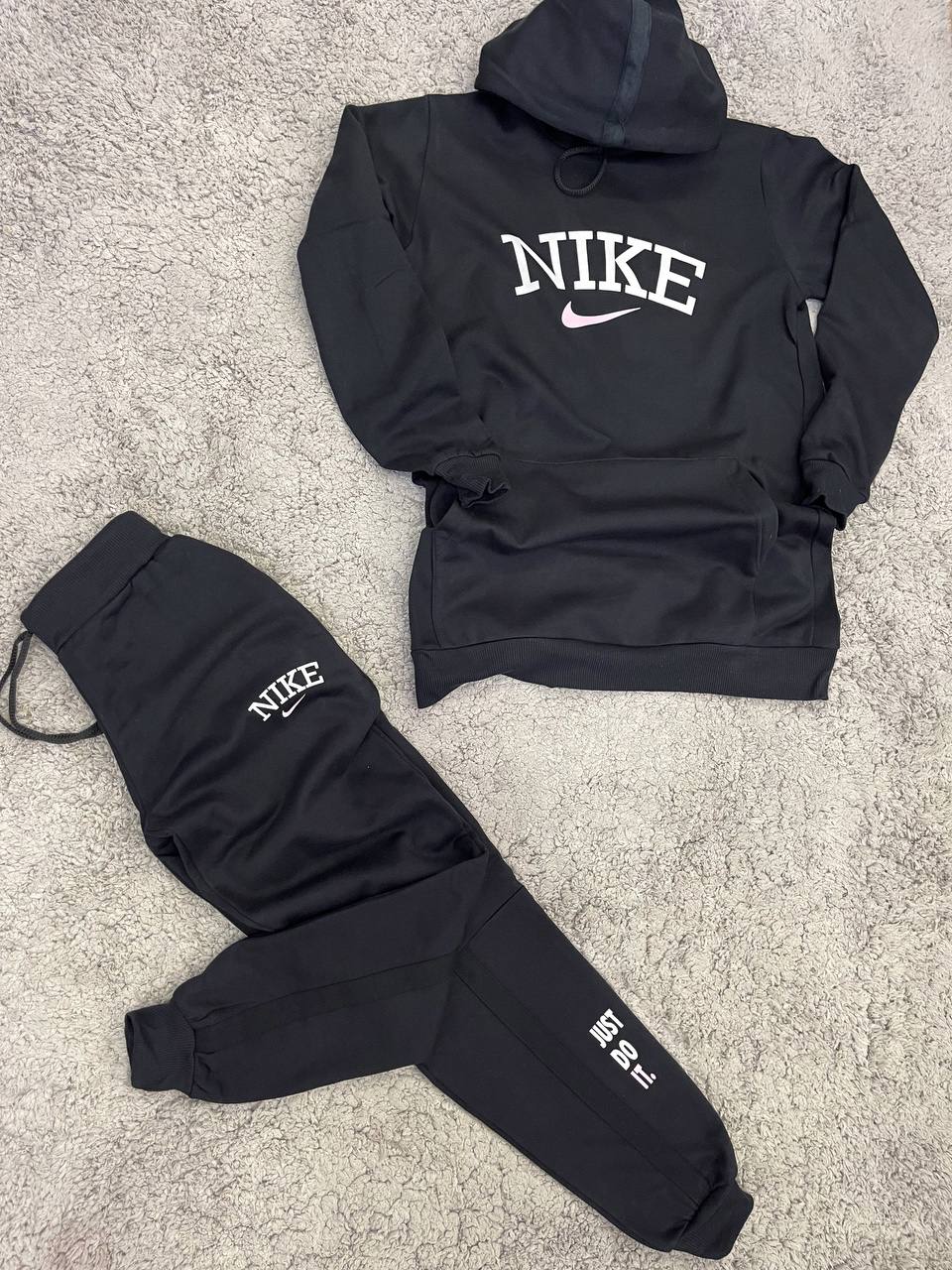 Chándal Nike negro “novedad” "Baja calidad"